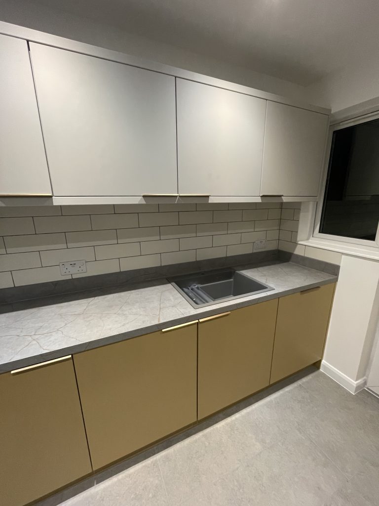 Kitchen fitter in Reading